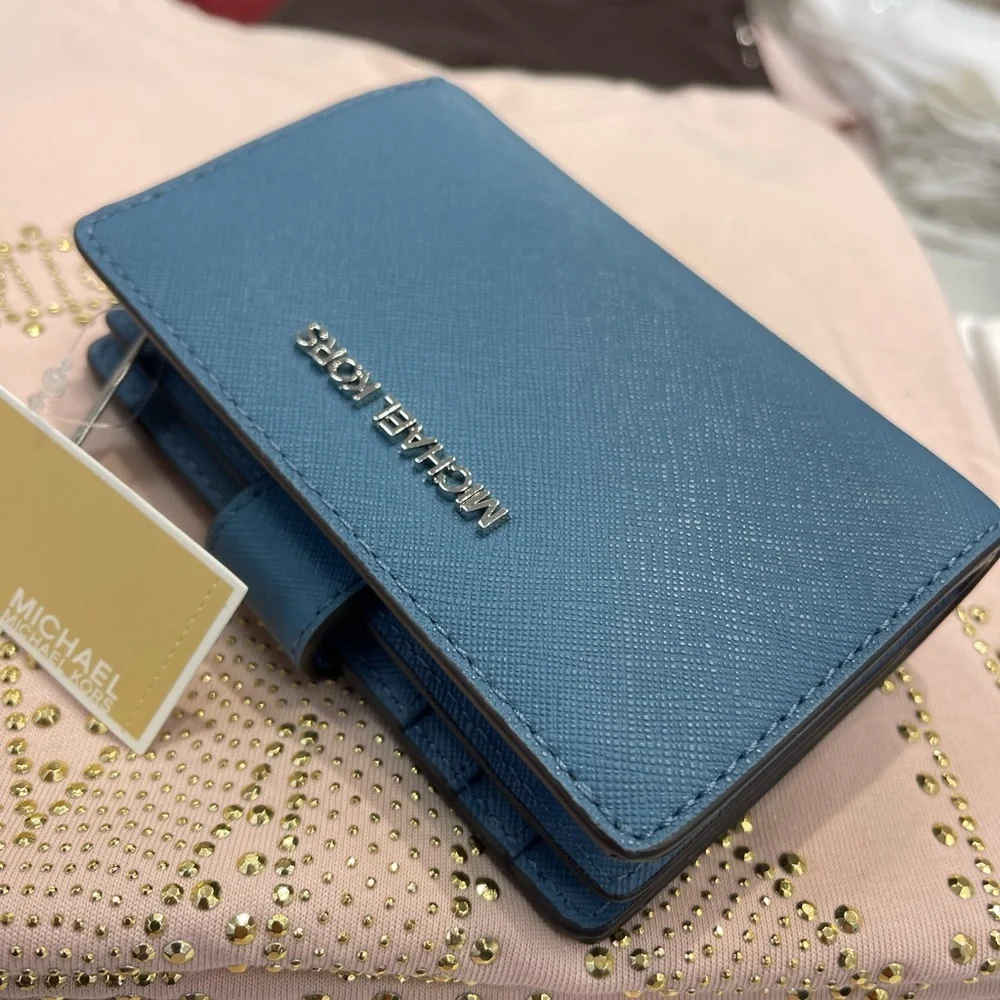 MICHAEL KORS Medium Saffiano Leather Bifold Wallet Cauliflower  NWT